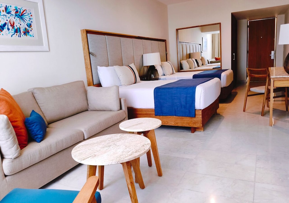 Park Royal Beach Mazatlan 42/59