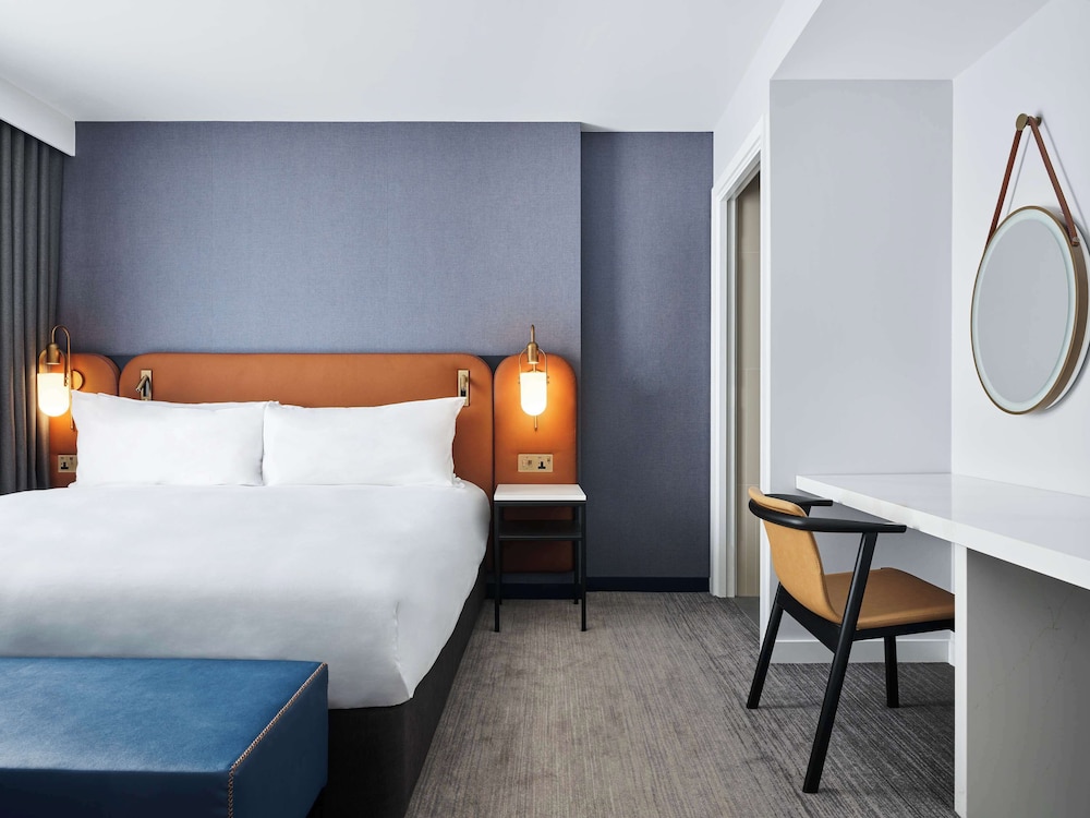 DELUXE, KING BED, PARK VIEW
