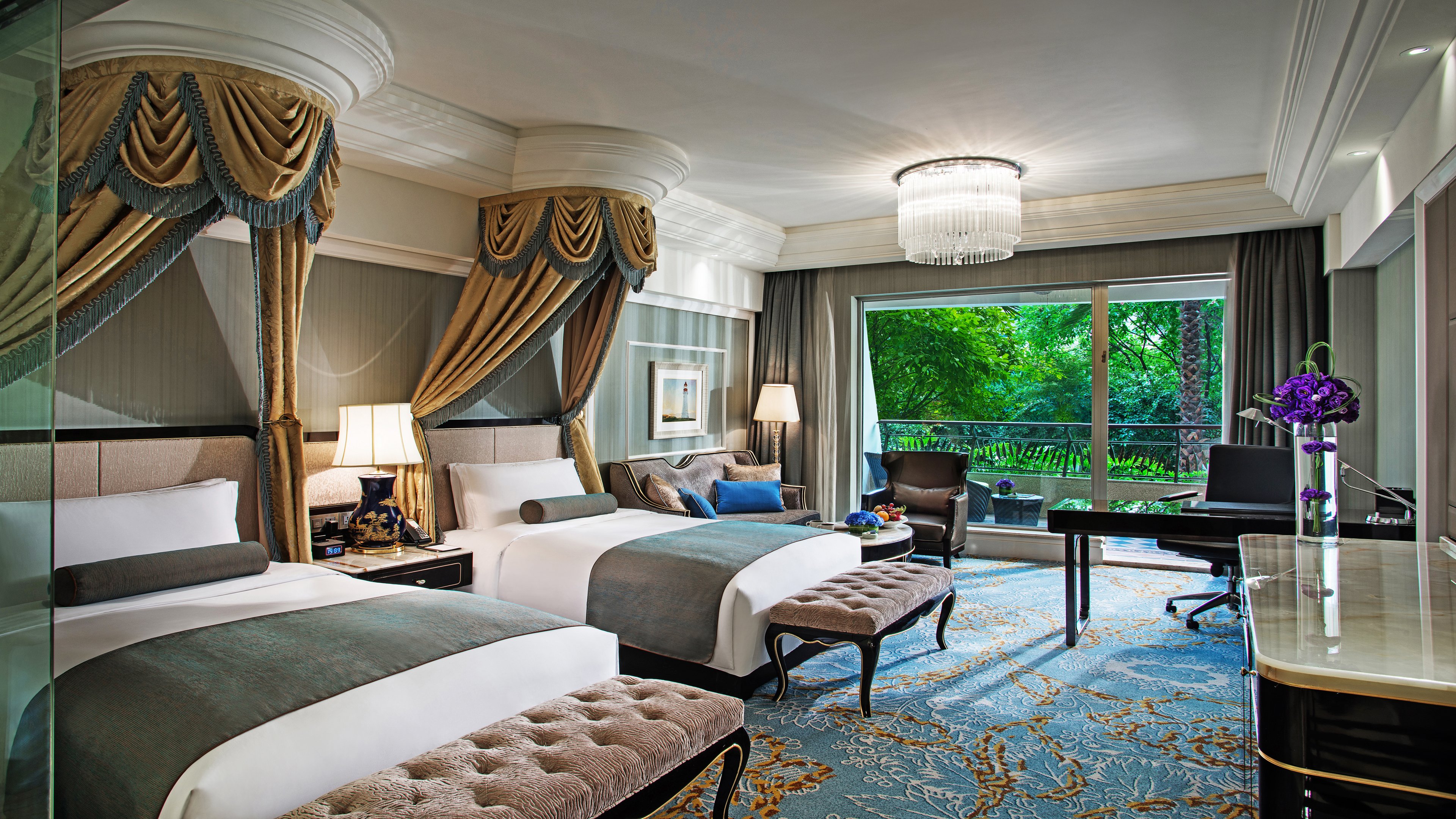 Upgrade, Twin Beds