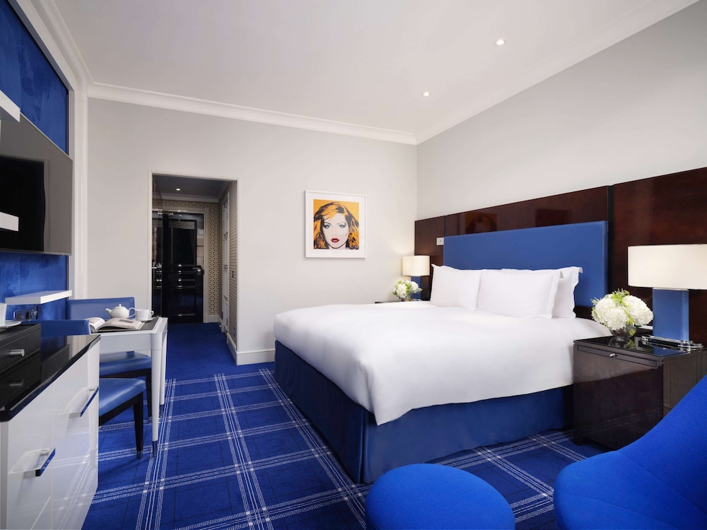 SUPERIOR, KING BED