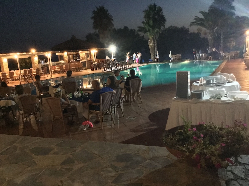 Oasis Hotel 5/30