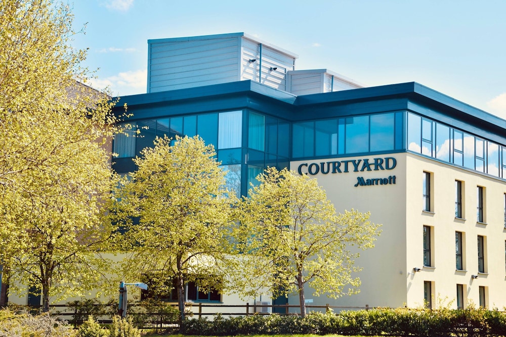 Courtyard By Marriott Glasgow Airport 1/36