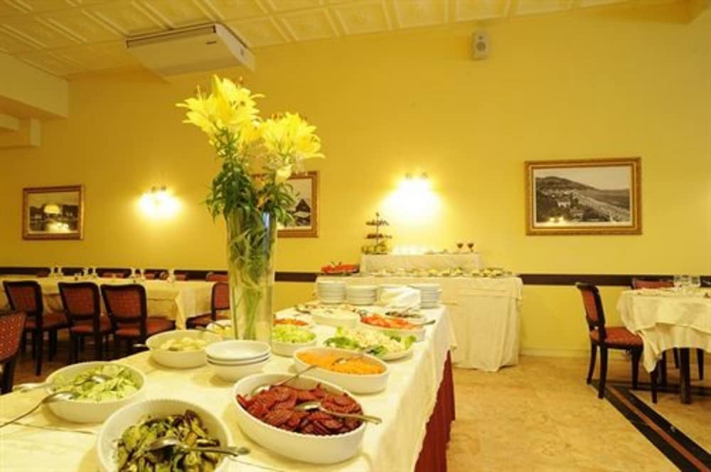 Grand Hotel Mediterranee 49/64