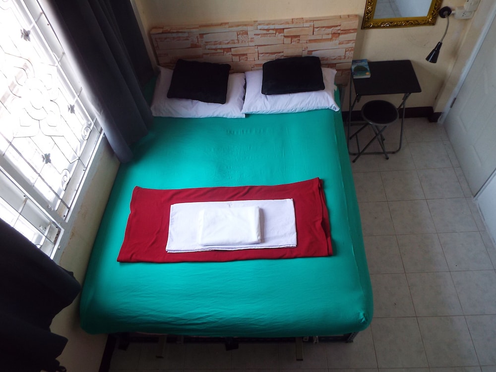 Hostel 24 13/50