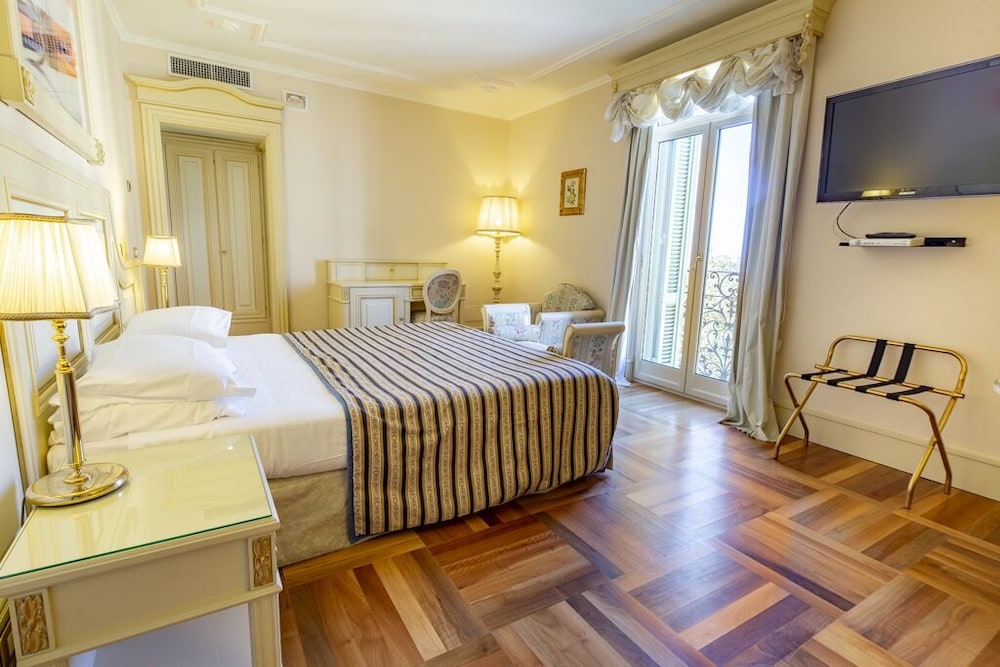 Hotel de Paris Sanremo 12/67