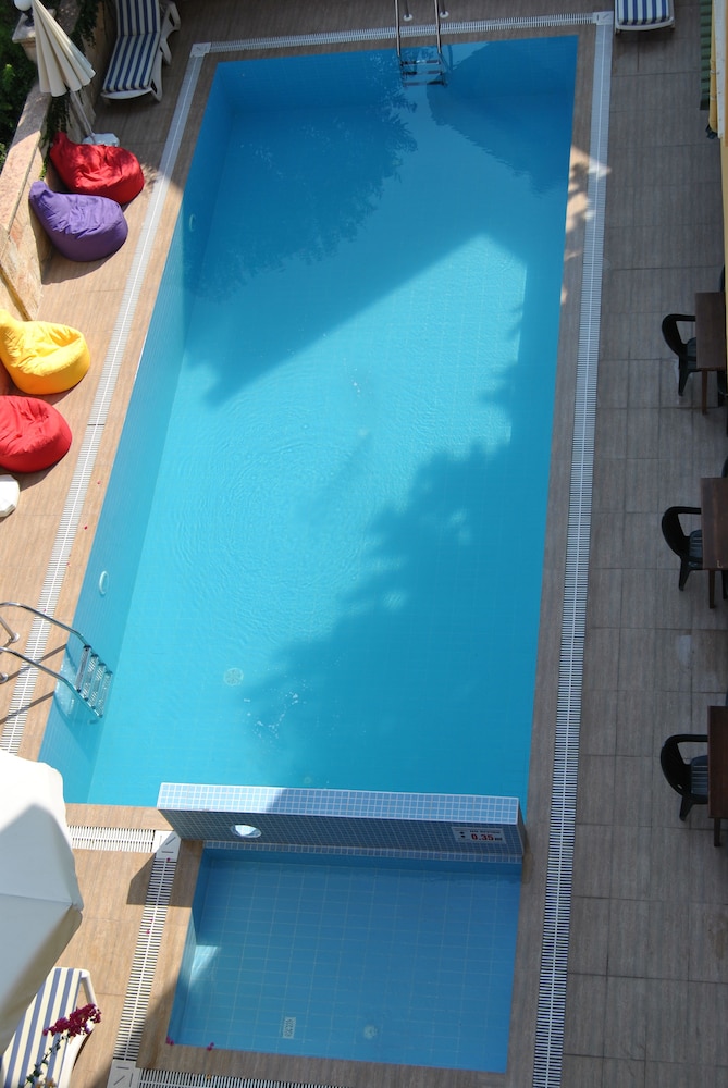 BENNA HOTEL 15/77