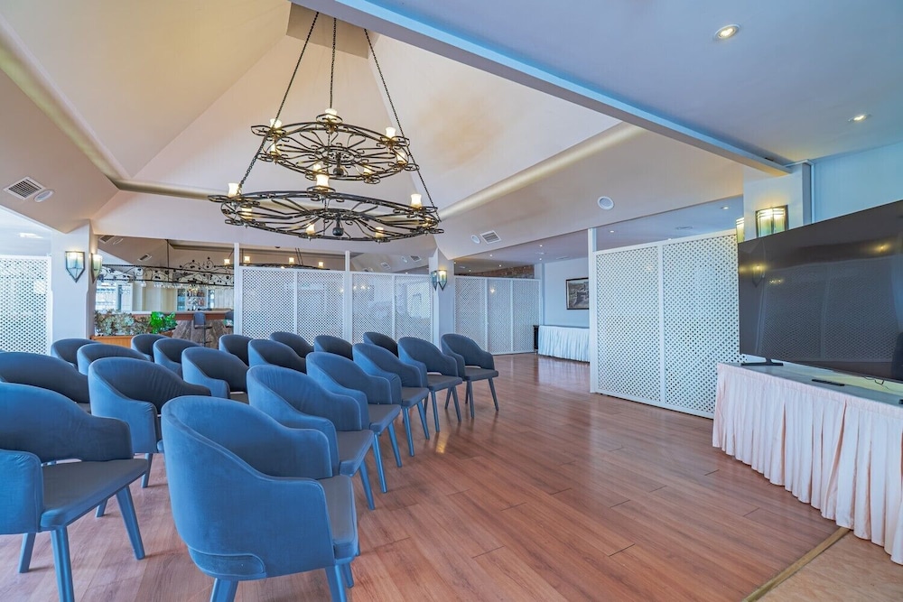Assos Eden Gardens Hotel 40/50