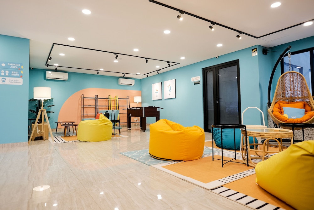 Sans Hotel Puri Indah Jakarta 47/62
