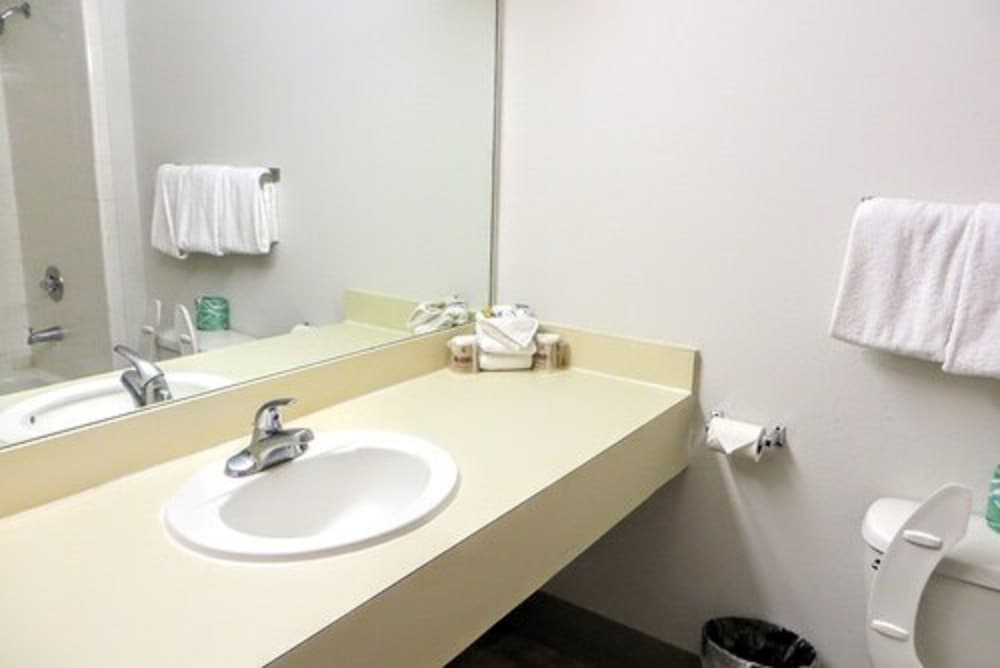 Guest House Inn Medical District near Texas Tech Univ 12/44
