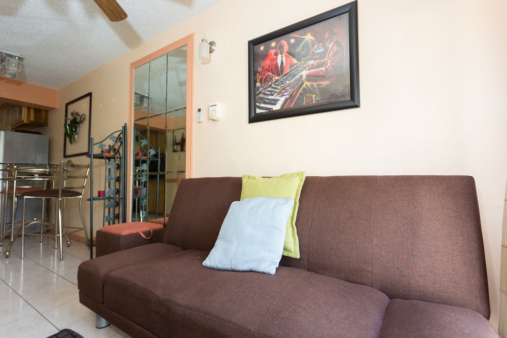 New Kingston C.A. Guest Apartments I 14/18