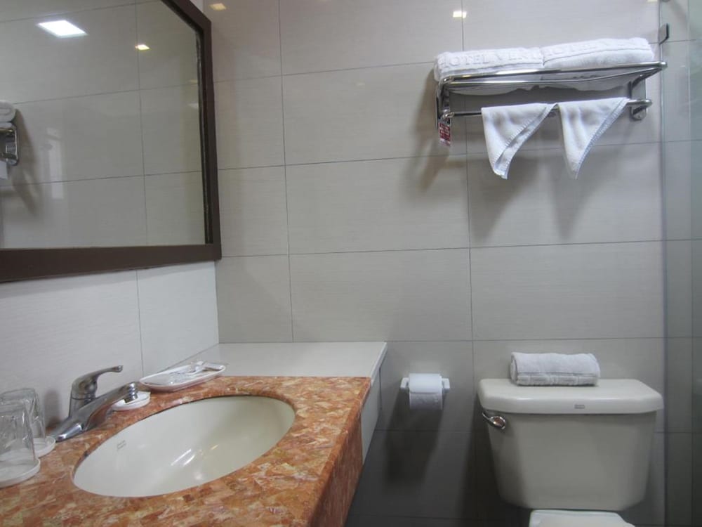 Hotel Veniz Burnham 7/31