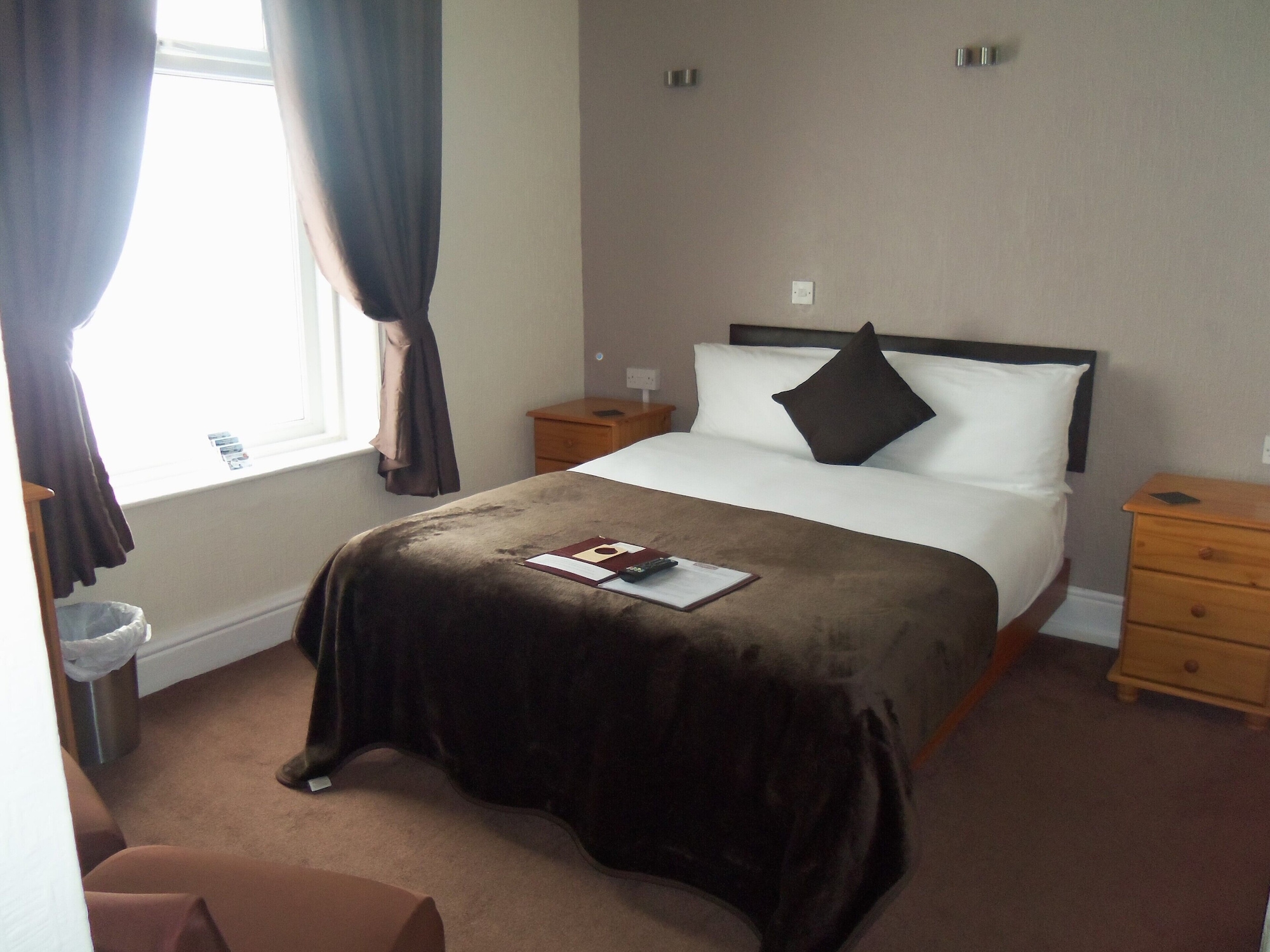 Room, Double Bed