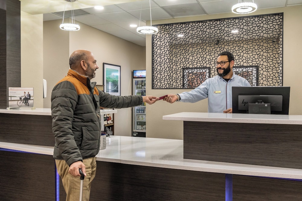 Candlewood Suites 5/48