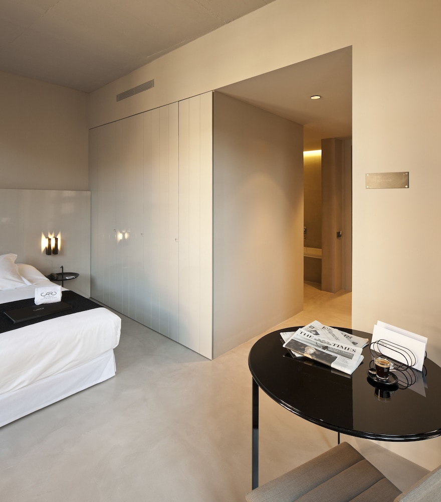 CARO HOTEL 16/71
