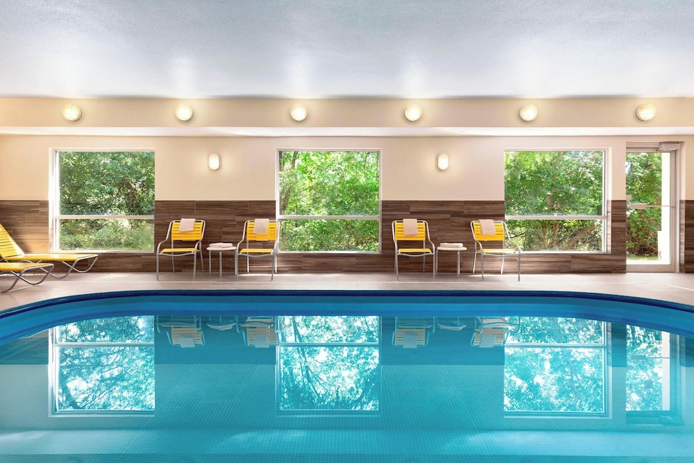 SureStay by Best Western Mount Pleasant Racine 35/61