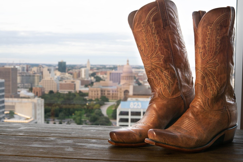 Aloft Austin Downtown 34/58