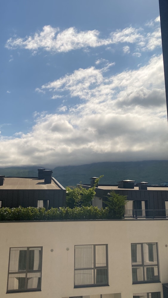 Blue Star Luxury Hotel 52/54