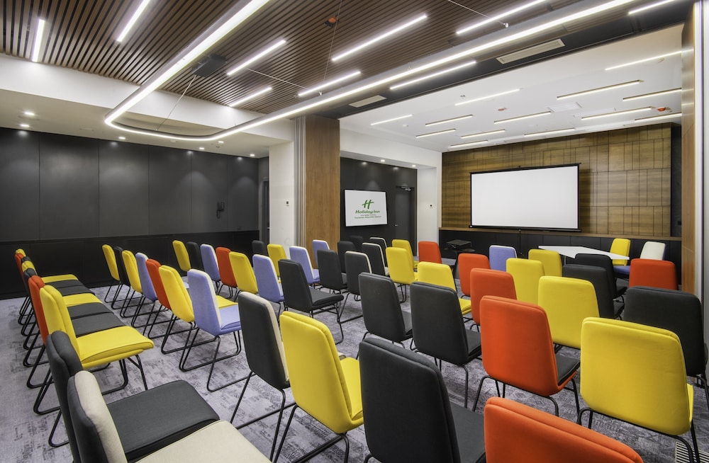 Holiday Inn Yerevan Republic Square 38/50