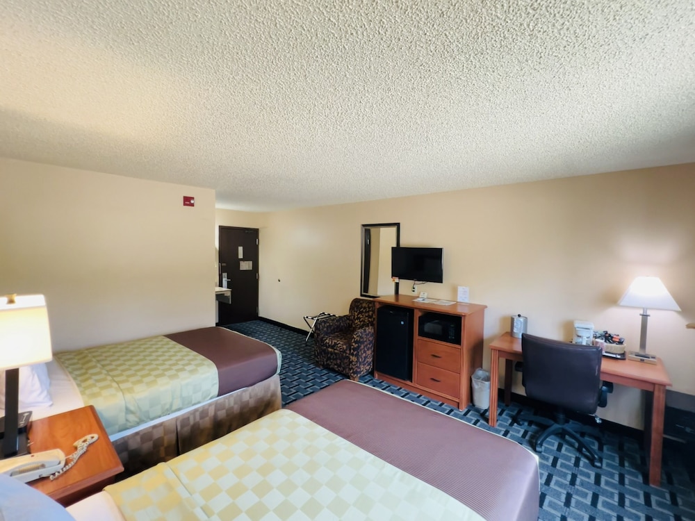 Hometown Inn Suites 24/50