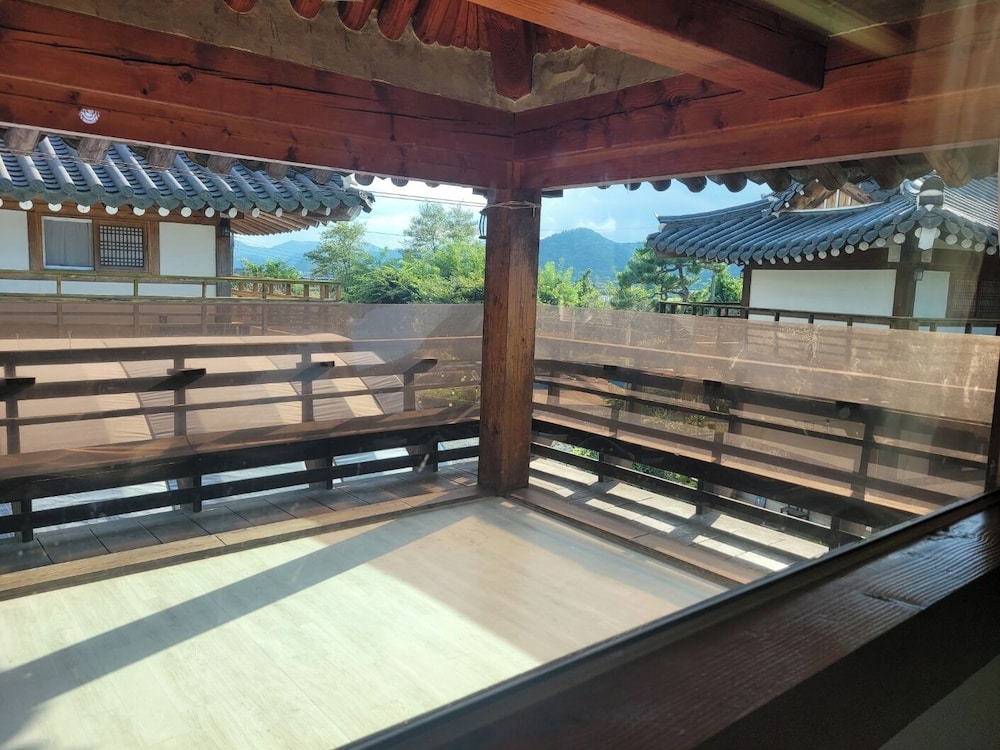 Gyeongju West Namsan Hanok Pension 30/50