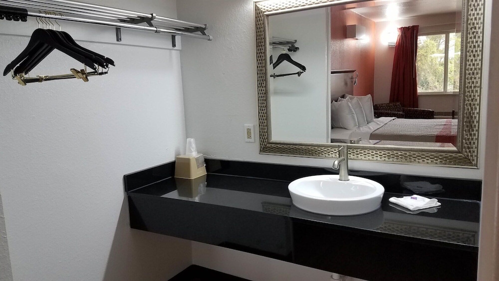 Motel6 Alma, AR 57/60