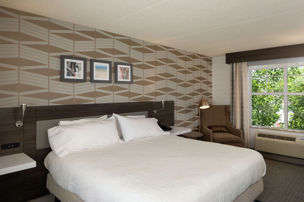 Hilton Garden Inn Freeport Downtown Me 17/62
