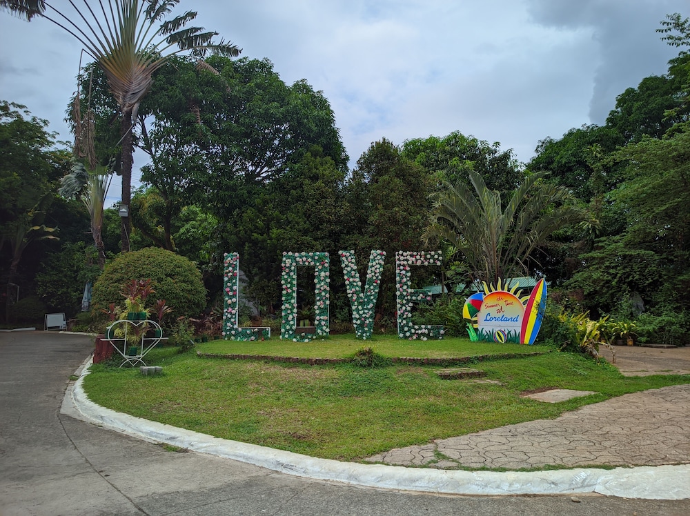 Loreland Farm Resort 54/66