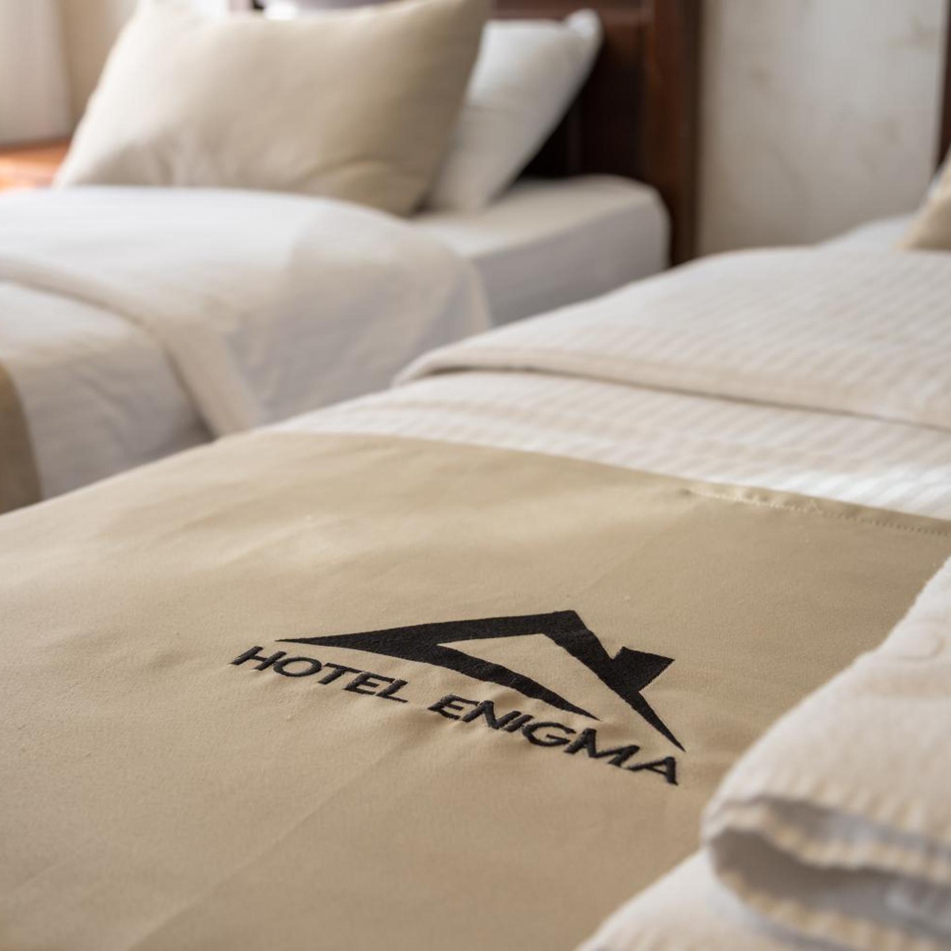 Hotel Enigma 46/72