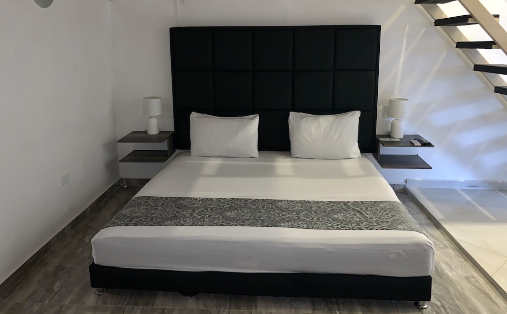 SILVERSANDS Hotel Boutique 5Th Ave 13/68