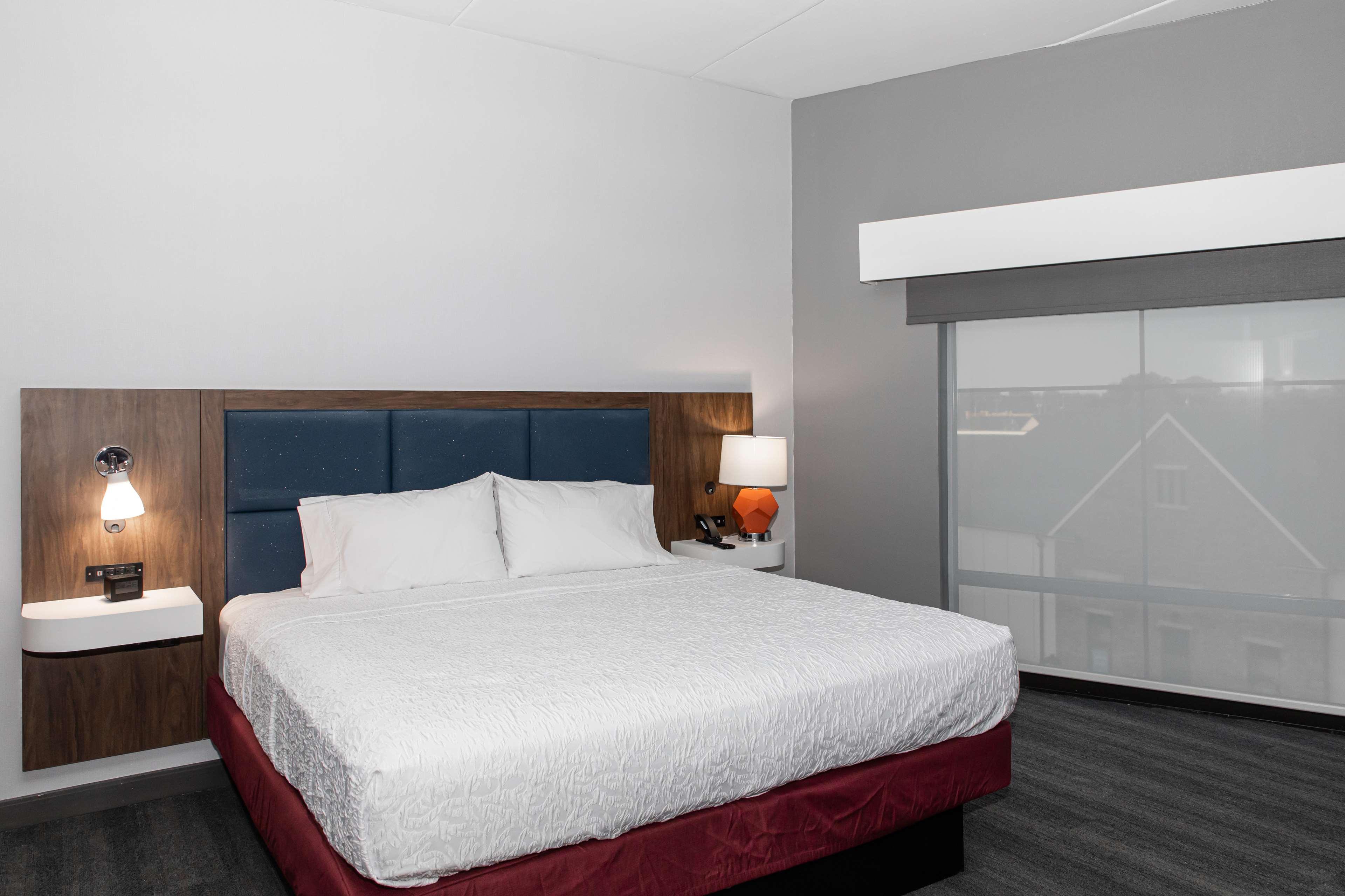 1 BEDROOM, SUITE, KING BED