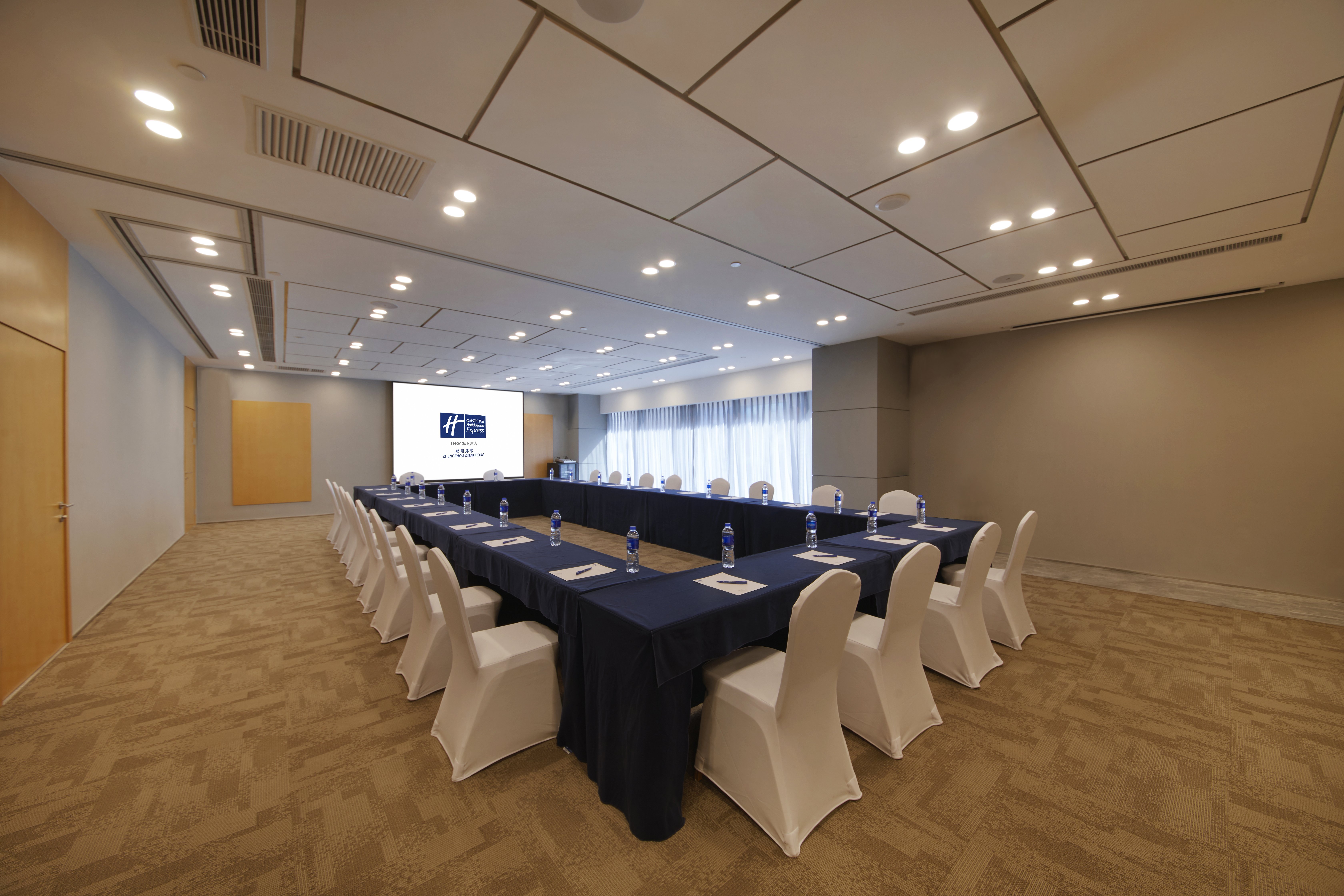 Holiday Inn Express Zhengzhou Zhengdong 62/73