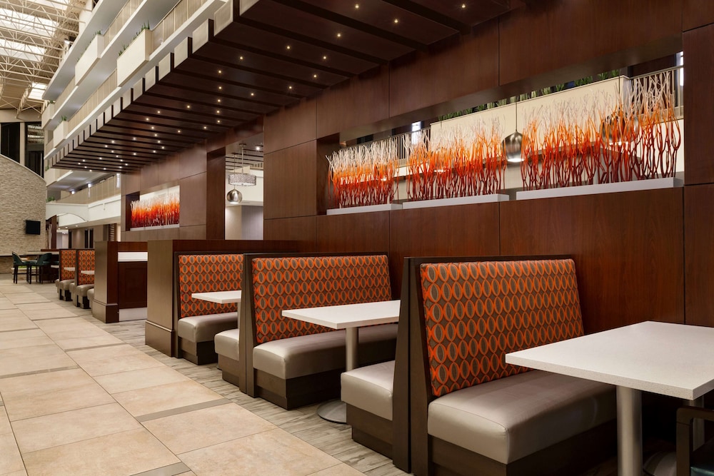 Embassy Suites by Hilton Atlanta Airport 43/56