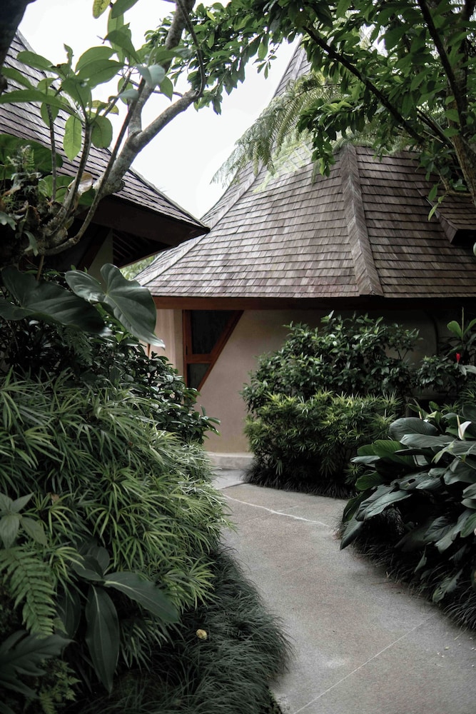 The Sender Pool Suite 38/50