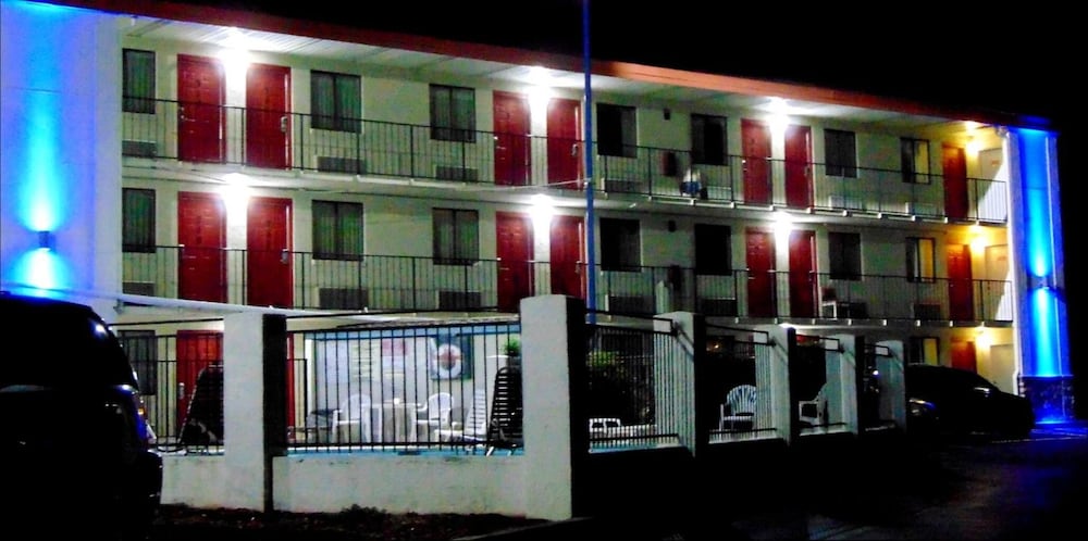 Somatel Nashville Airport Hotel 4/49