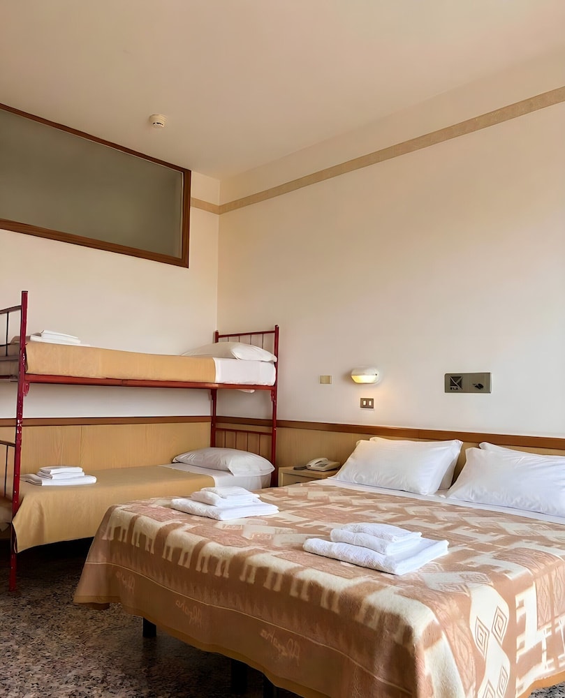 Hotel Columbia Frontemare 8/41