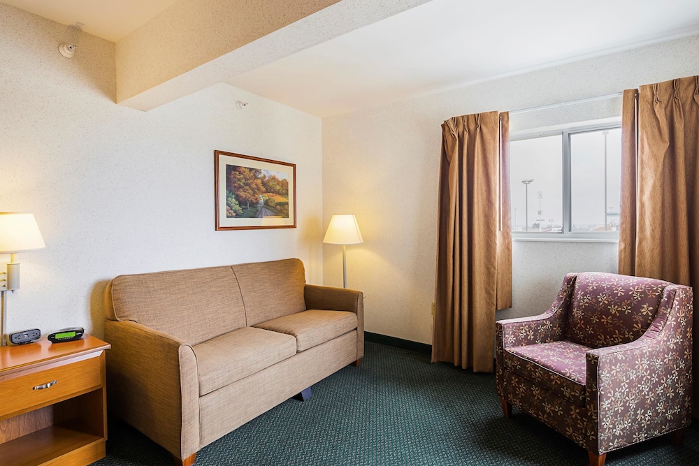 Quality Inn & Suites Belmont - Platteville 37/44