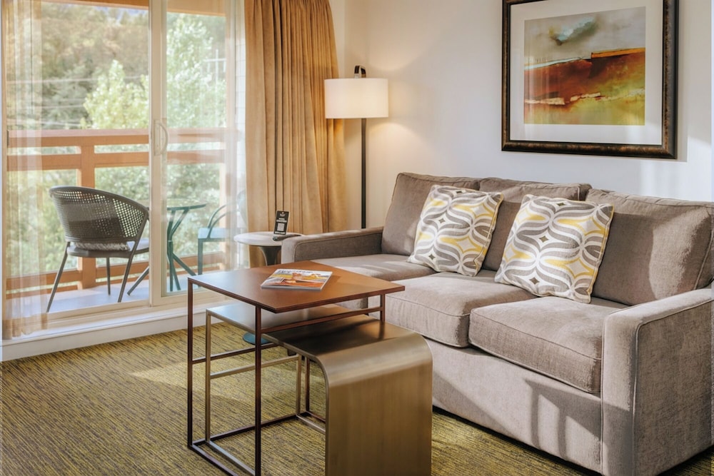 Executive Suites Hotel Resort Squamish 40/68