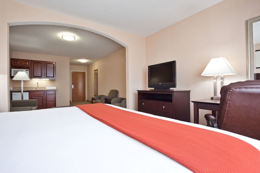 Holiday Inn Express Hotels And Suites Dayton North Tipp City 21/48