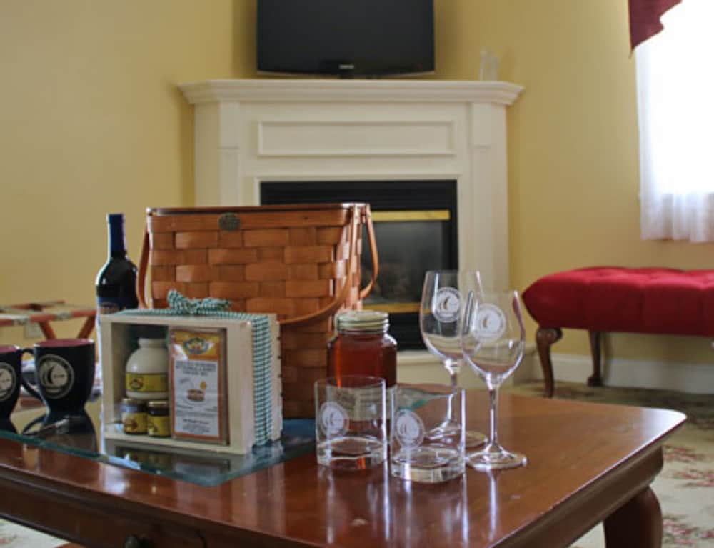 Kearsarge Inn 24/48