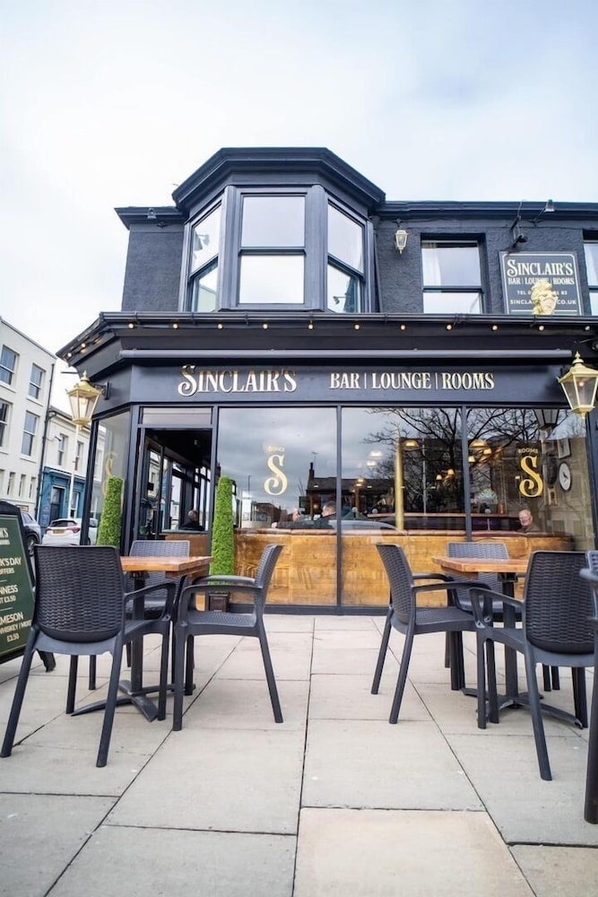Peaky Blinders Accommodation & Bar 3/50