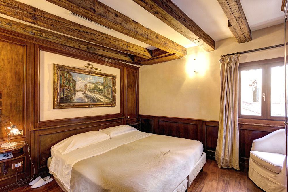 Standard, Double or Twin Bed