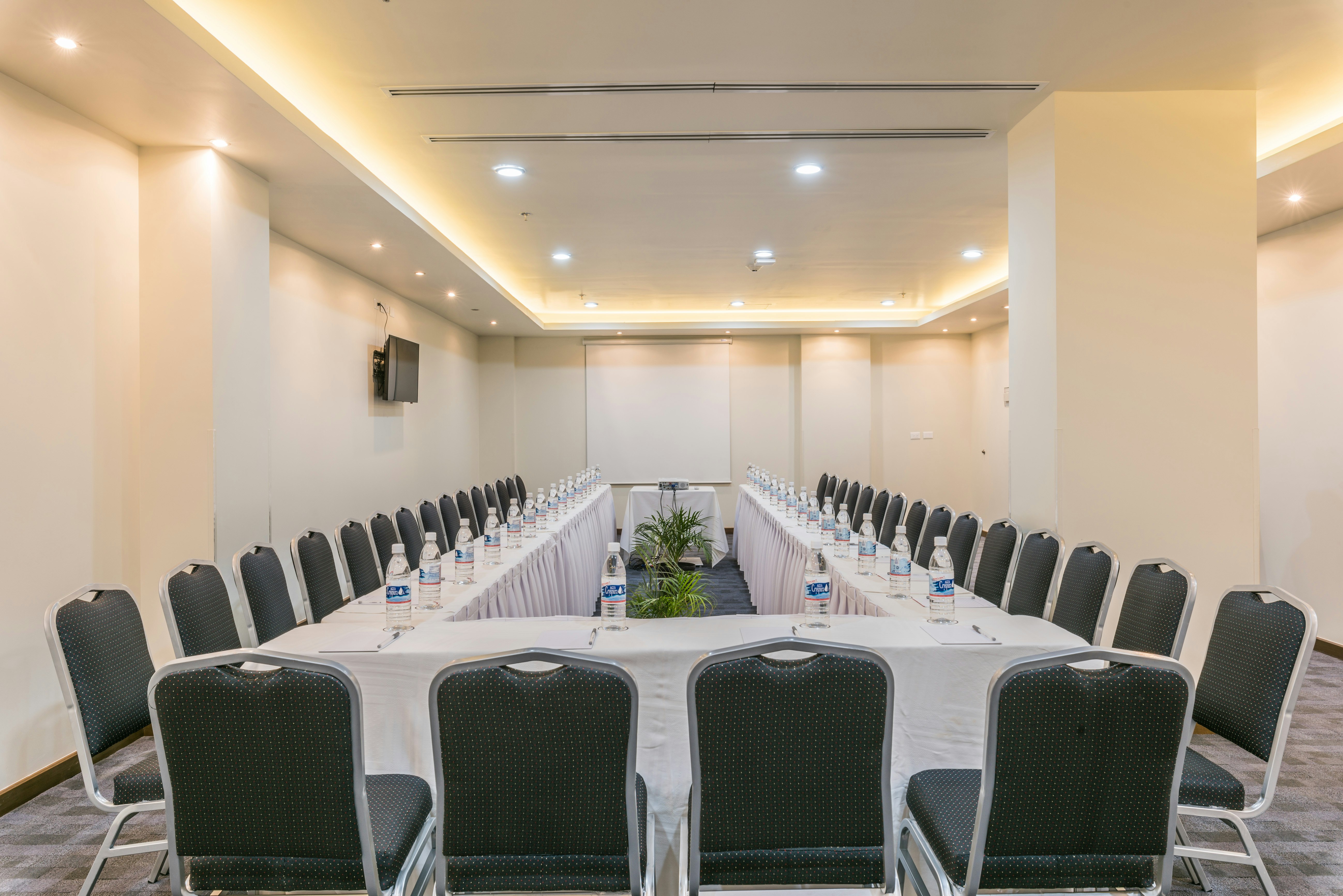 Hampton Inn Suites By Hilton Salamanca Bajio 53/59