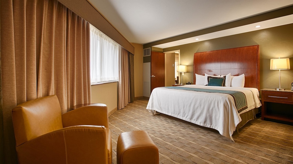 Oshkosh Waterfront Hotel & Conference Center 7/58