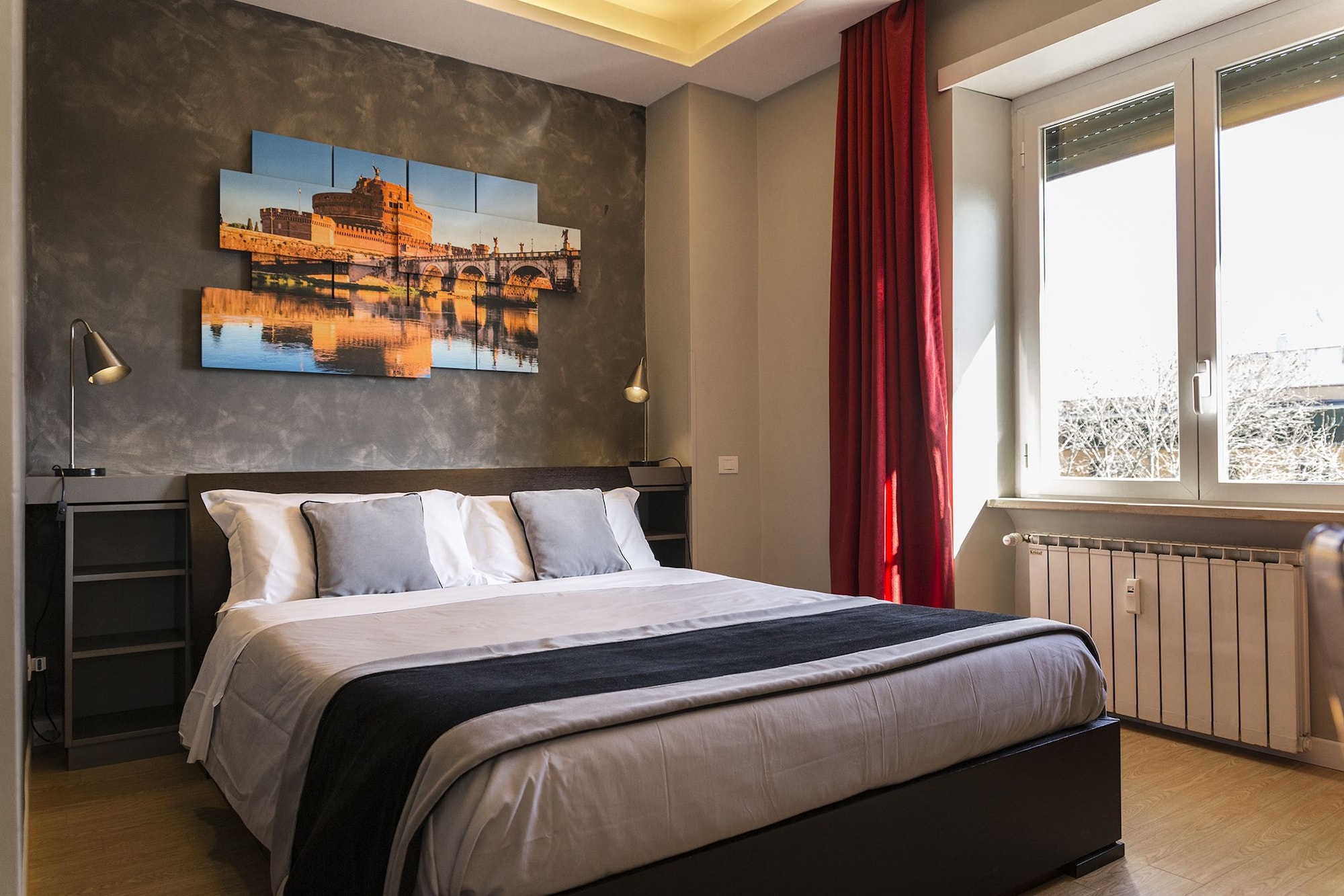 ROOM, DOUBLE BED