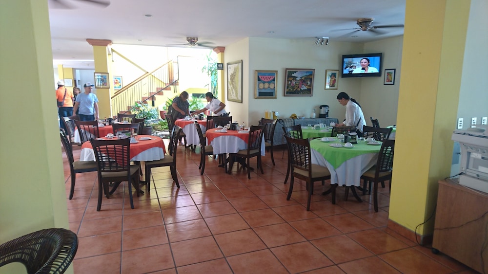 restaurant cafeteria