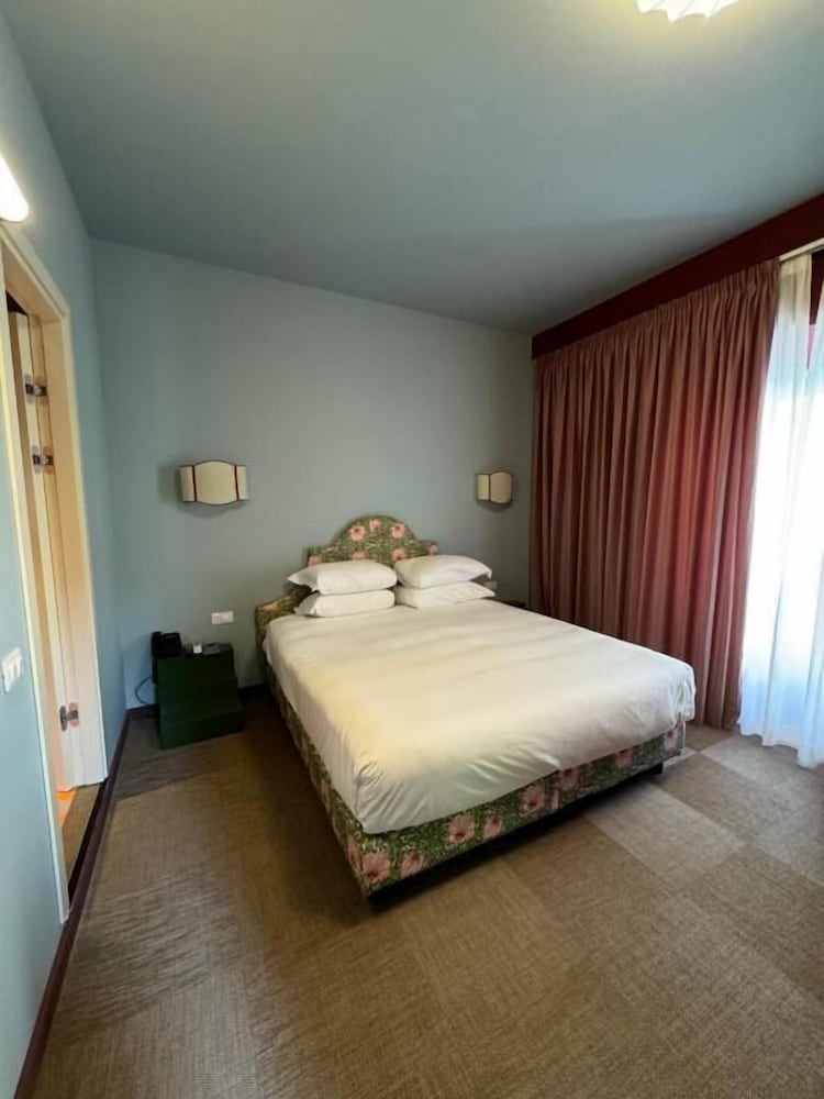 Hotel Cortina 12/53