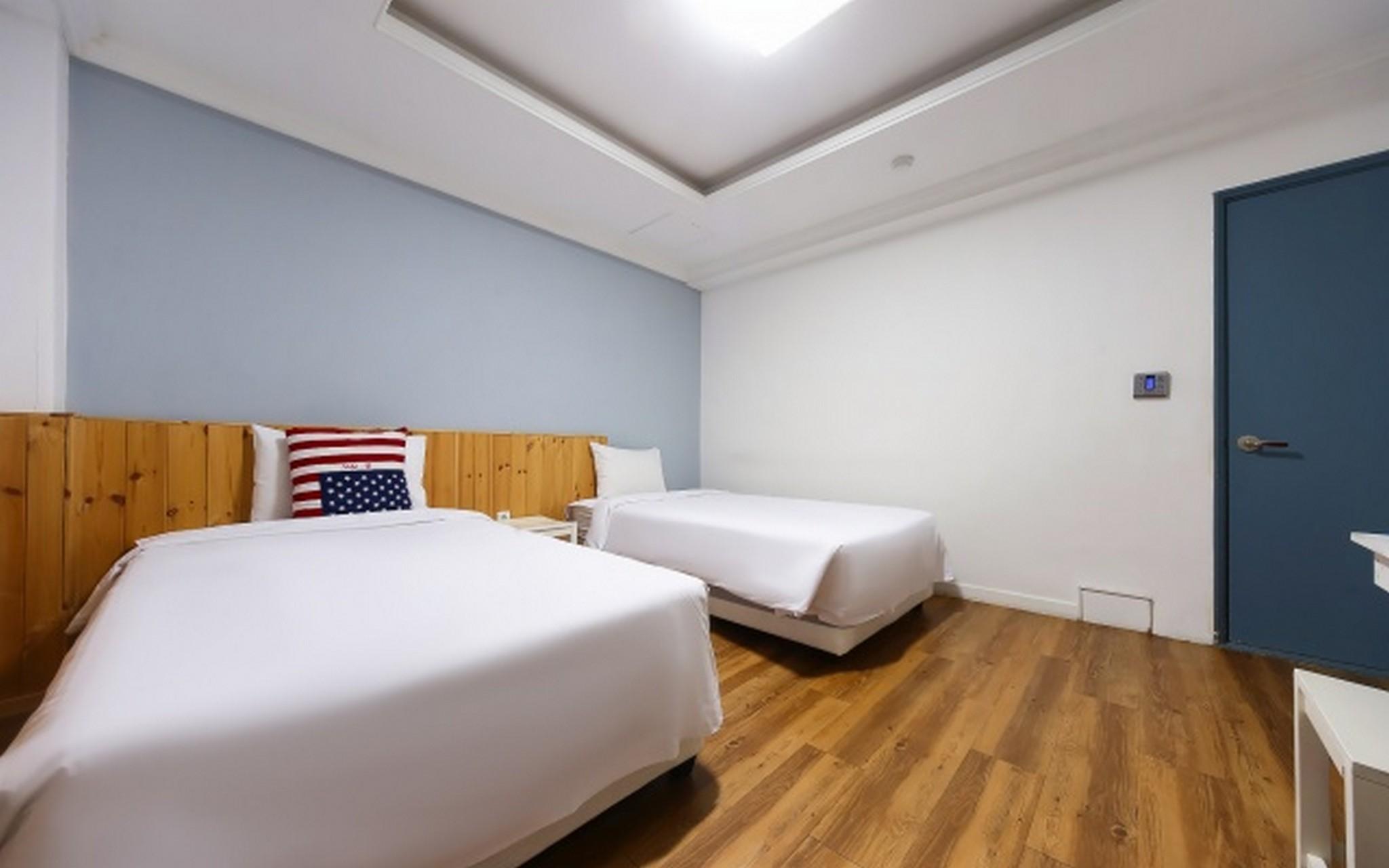 Shim Motel 9/55