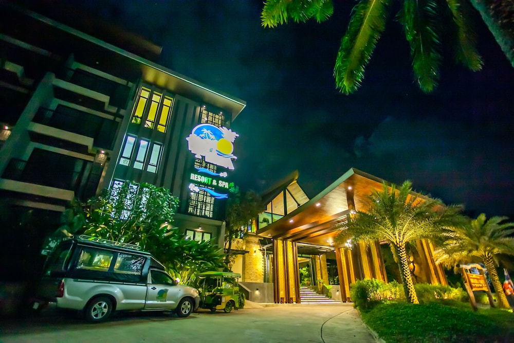 HULA HULA RESORT l truly tropical and fun wellness 9/90