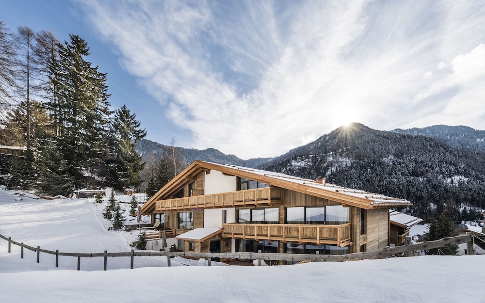 Hotel Montchalet 5/50