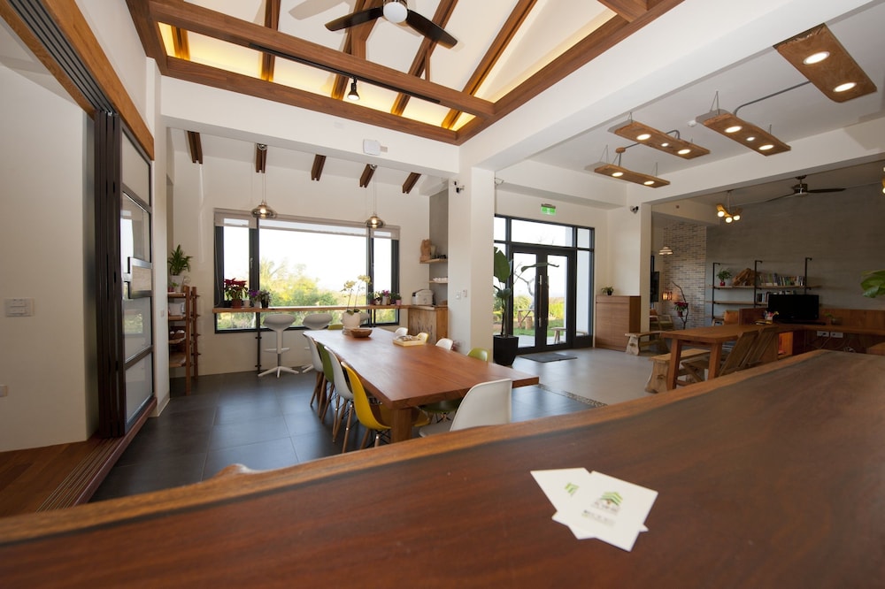 The Tree Bed and Breakfast 48/71